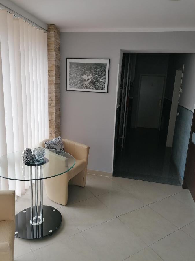 Ferienwohnung Gosciniec Pod Roza Chełmno Exterior foto